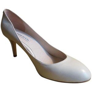 Louise Et Cie Cream Celica Cotton Tail Off White Nappa Almond Pumps - Size 8M